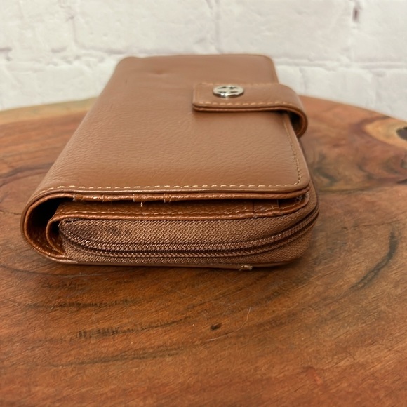 Giani Bernini Softy Leather All in One Wallet - Picture 5 of 13